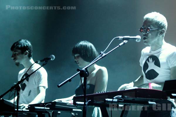 LA FEMME - 2011-04-08 - PARIS - Gaite Lyrique - 